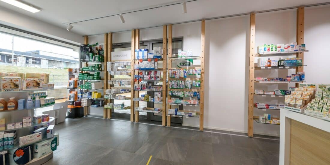 Arredamento scorrevole per farmacia